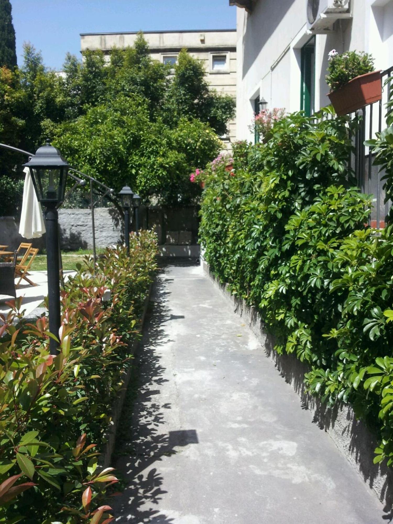 Dimora Novecento Bed & Breakfast คาตาเนีย ภายนอก รูปภาพ
